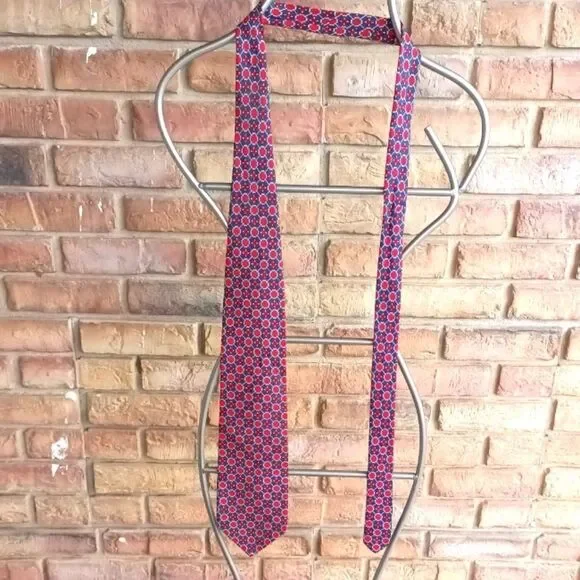 Paolo Gucci Italy made 100% silk tie - Picture 1 of 6